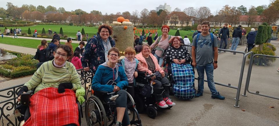Gruppenbild Eingang Blühendes Barock in Ludwigsburg